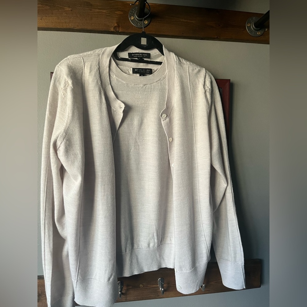 Banana Republic Twin Set